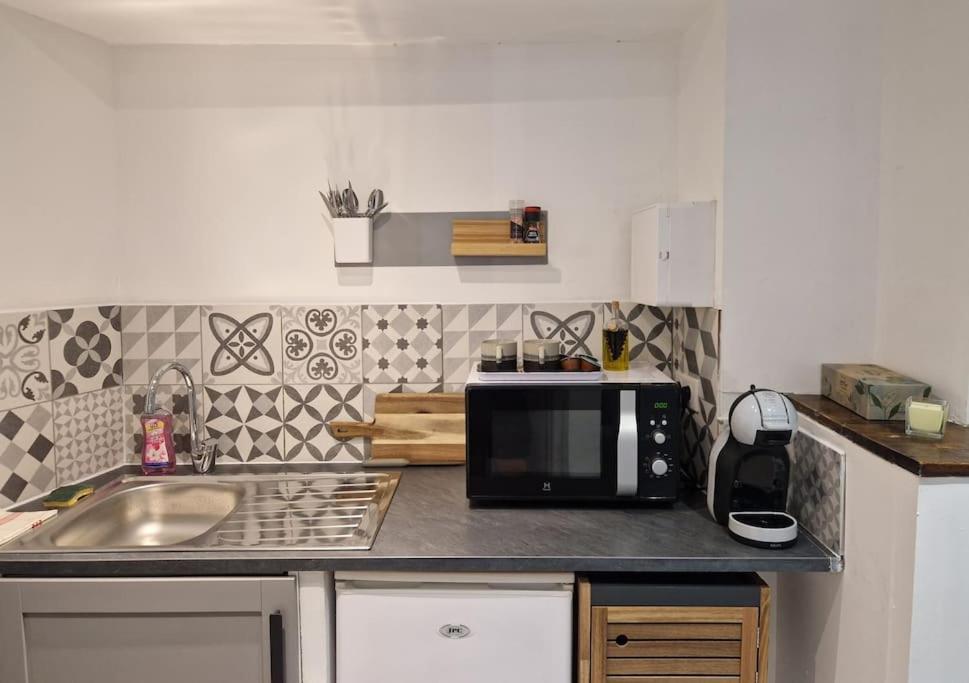 Studio Au Coeur Du Village Tourtour Extérieur photo
