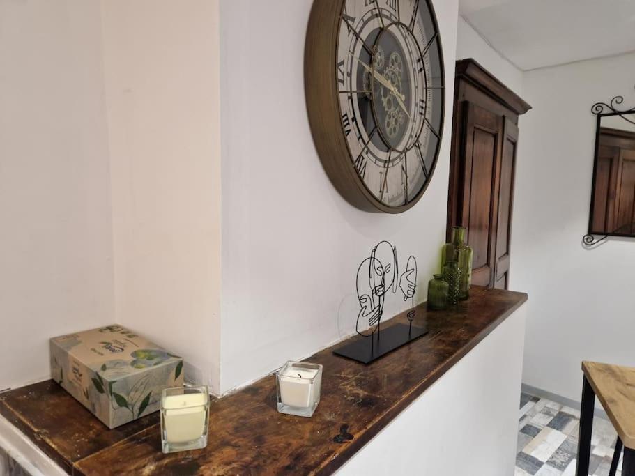 Studio Au Coeur Du Village Tourtour Extérieur photo